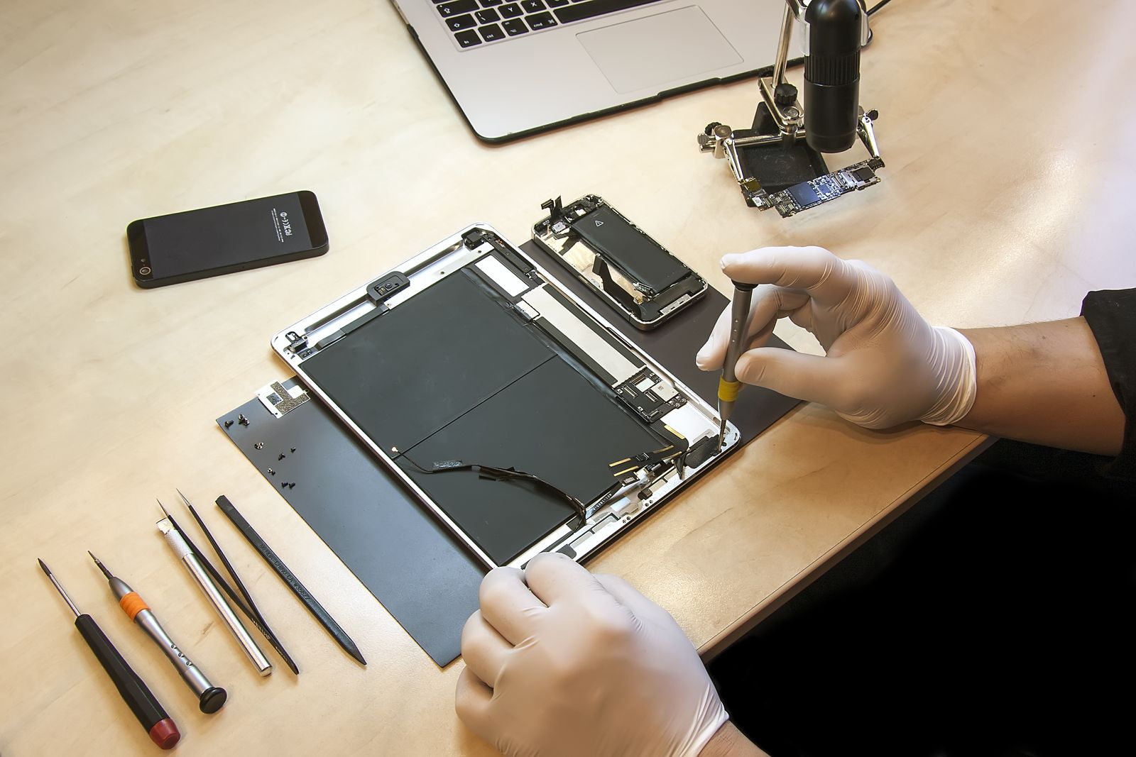 iPad Reparatur — Professioneller Display-Austausch bei Simpelfix